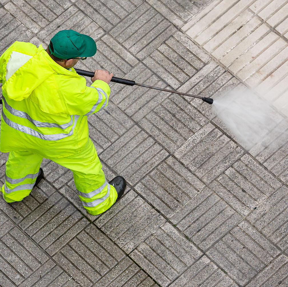 Pressure Washing and the benefits provided to Orange Co, California businesses.
